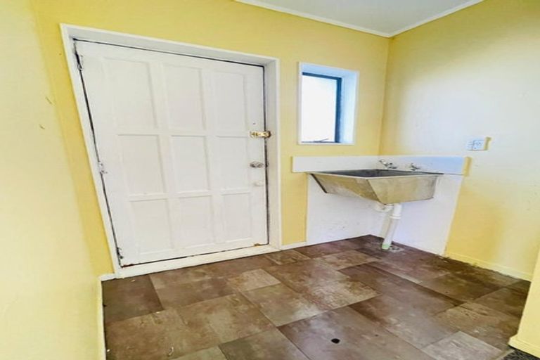 Photo of property in 1/53 Maplesden Drive, Clendon Park, Auckland, 2103