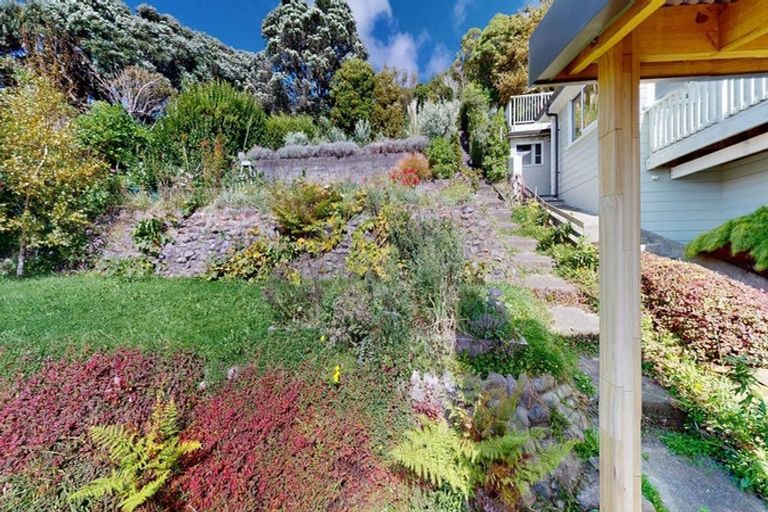 Photo of property in 120 Sutherland Road, Melrose, Wellington, 6023