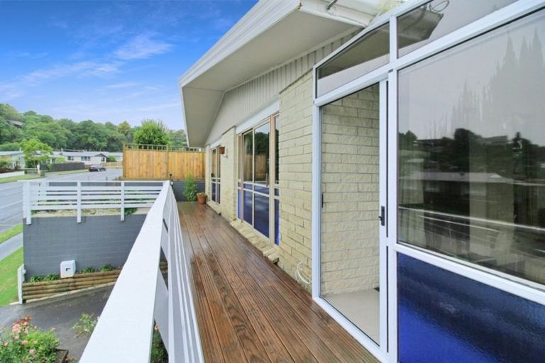 Photo of property in 49 Cumberland Street, Merrilands, New Plymouth, 4312