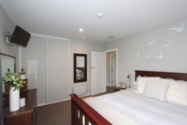 Photo of property in 42 Emlyn Place, Avondale, Christchurch, 8061