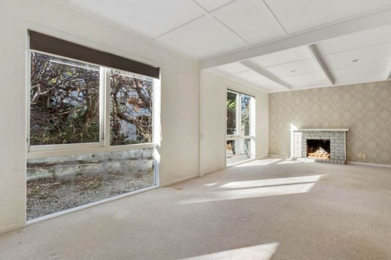 Photo of property in 10 Wyoming Avenue, Murrays Bay, Auckland, 0630