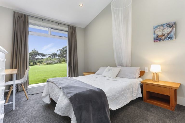 Photo of property in 152k Parker Road, Oratia, Auckland, 0604