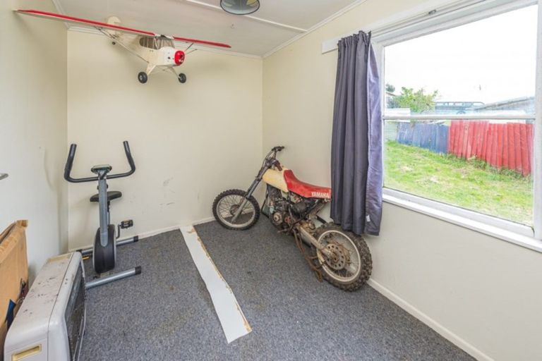 Photo of property in 4 Ashton Terrace, Castlecliff, Whanganui, 4501