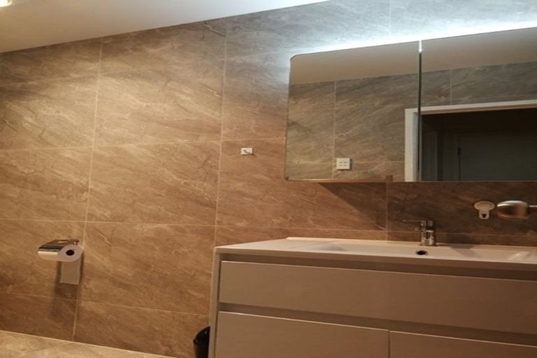 Photo of property in 2/47 Channel View Road, Campbells Bay, Auckland, 0630