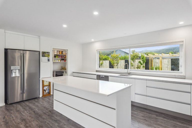 Photo of property in 44a Mountain View Drive, Manakau, Otaki, 5583