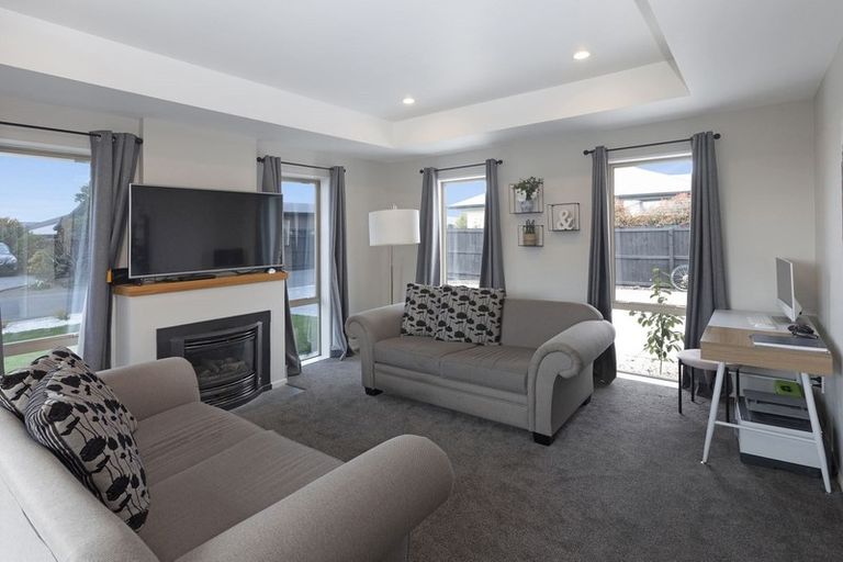 Photo of property in 9 Kingsbridge Drive, Burwood, Christchurch, 8083