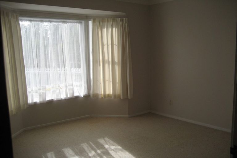 Photo of property in 2/14 Trafalgar Road, Milford, Auckland, 0620