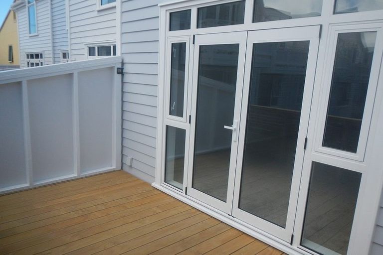 Photo of property in Pirie Street Townhouses, 32/35 Pirie Street, Mount Victoria, Wellington, 6011