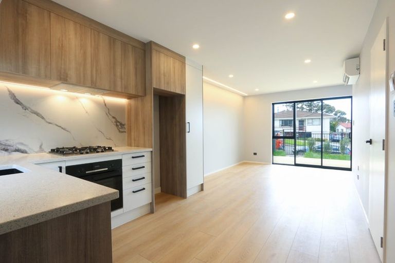 Photo of property in 6b Athena Drive, Totara Vale, Auckland, 0629