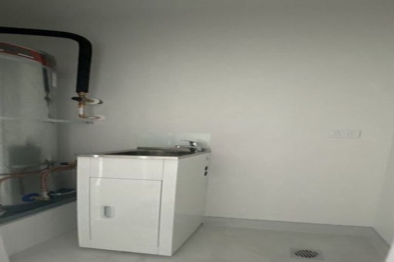 Photo of property in 6 Tuputupu Drive, Kumeu, 0810