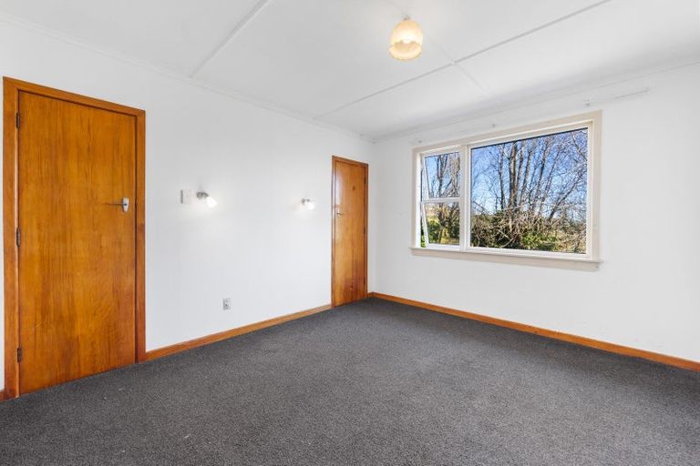 Photo of property in 114a Pioneer Road, Moturoa, New Plymouth, 4310