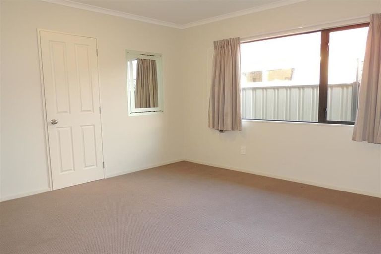 Photo of property in 2 Newbury Place, Taradale, Napier, 4112