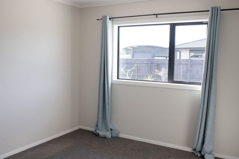 Photo of property in 4 Ash Close, Levin, 5510