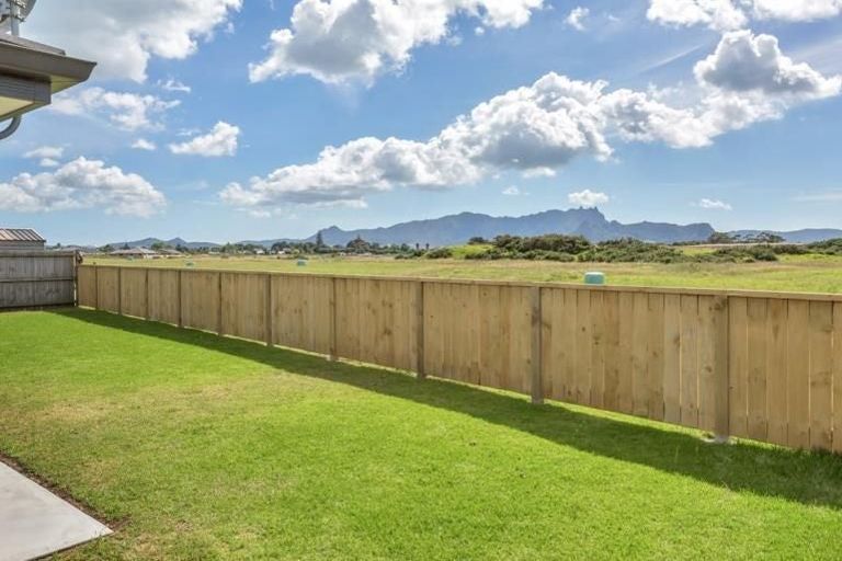 Photo of property in 21 Wai Place, One Tree Point, 0118