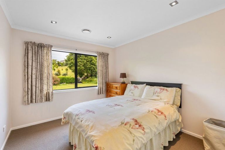 Photo of property in 11a Montrose Place, Highlands Park, New Plymouth, 4312