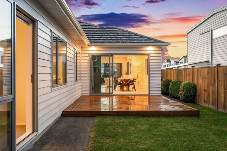 Photo of property in 3 Tarras Road, Kumeu, 0810