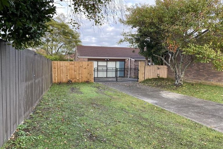 Photo of property in 2/111 Whitford Road, Somerville, Auckland, 2014