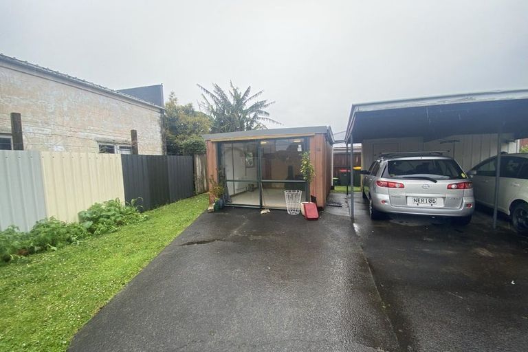 Photo of property in 1/4 Norman Spencer Drive, Papatoetoe, Auckland, 2104