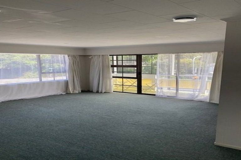 Photo of property in 32 Collins Avenue, Tawa, Wellington, 5028