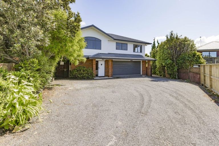 Photo of property in 37 Clarks Beach Road, Clarks Beach, 2122