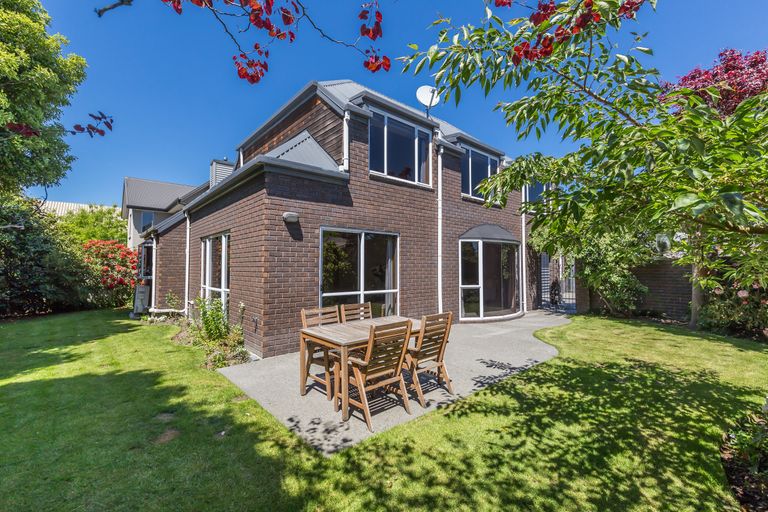 Photo of property in 376a Memorial Avenue, Burnside, Christchurch, 8053