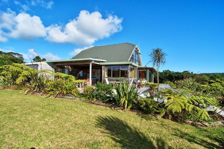 Photo of property in 126 Lone Kauri Road, Karekare, Auckland, 0772