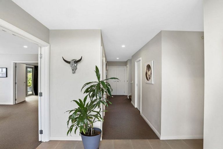 Photo of property in 16 East Ellington Drive, Mairehau, Christchurch, 8052