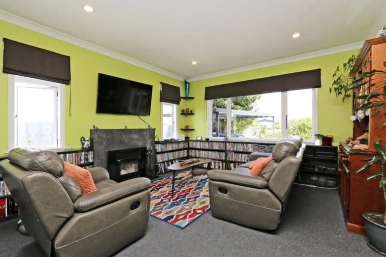 Photo of property in 1012 Heretaunga Street East, Parkvale, Hastings, 4122