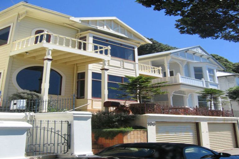 Photo of property in 196 Oriental Parade, Oriental Bay, Wellington, 6011