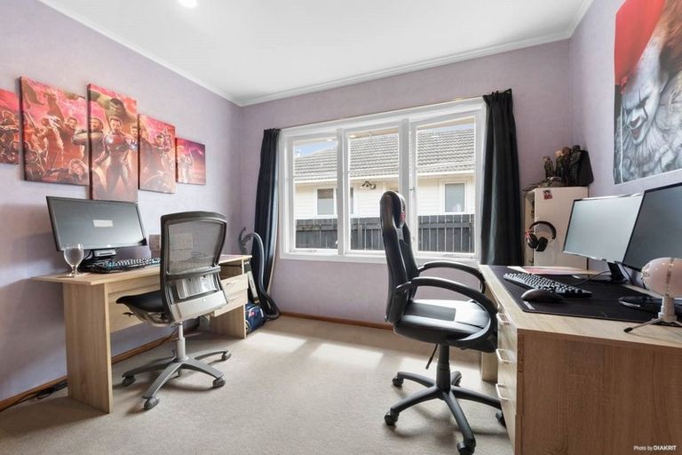 Photo of property in 31 Durham Street, Te Atatu Peninsula, Auckland, 0610