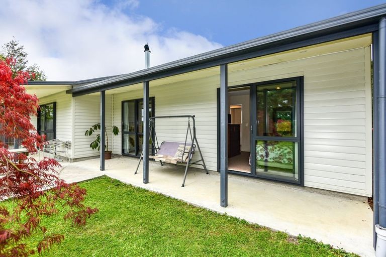 Photo of property in 21a Cross Street, Coalgate, 7673