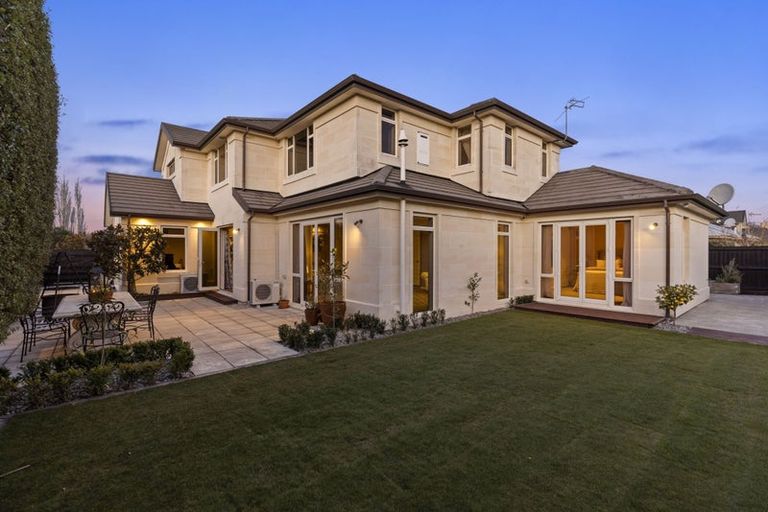 Photo of property in 68 Willowview Drive, Redwood, Christchurch, 8051