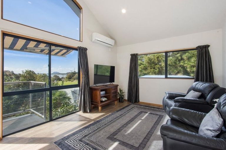 Photo of property in 28 Owen Place, Omokoroa, 3114