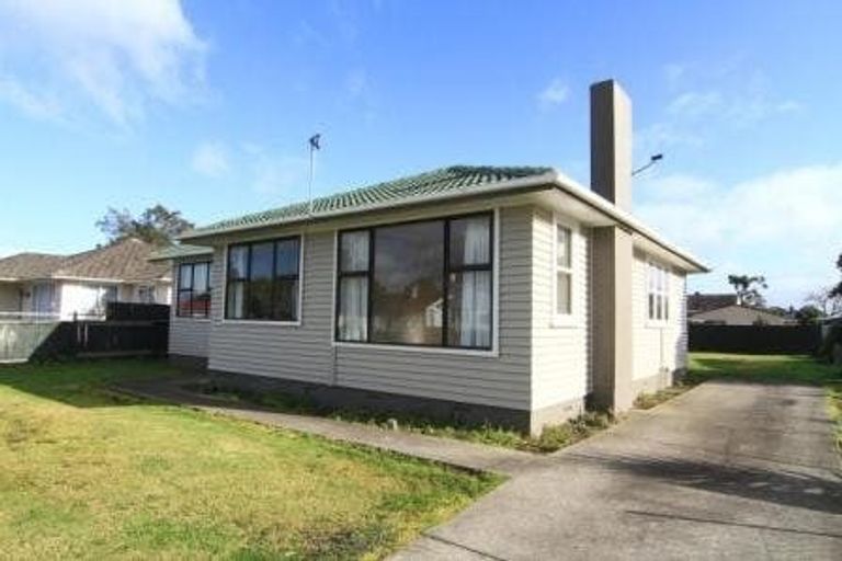 Photo of property in 94 Caravelle Close, Mangere, Auckland, 2022
