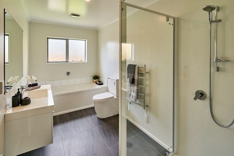 Photo of property in 20 Stony Hill Place, Grenada Village, Wellington, 6037