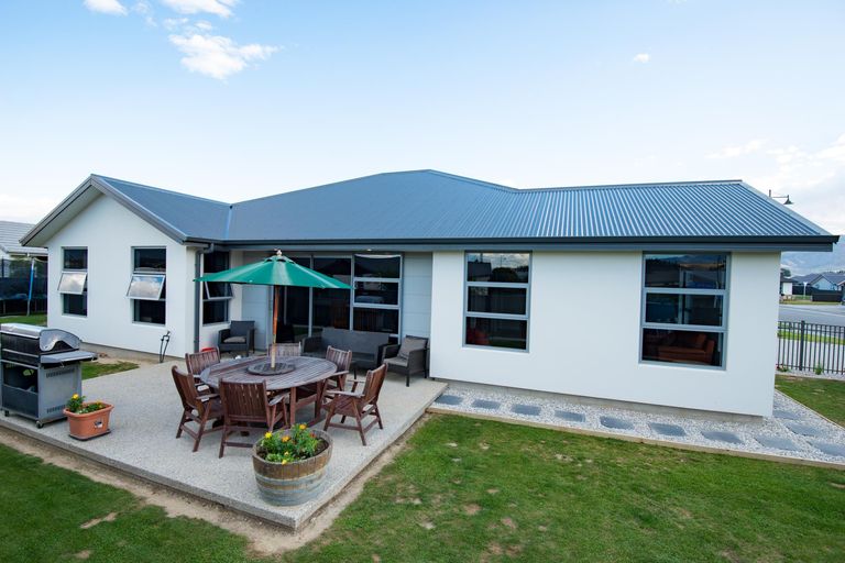 Photo of property in 13 Stowell Drive, Cromwell, 9310