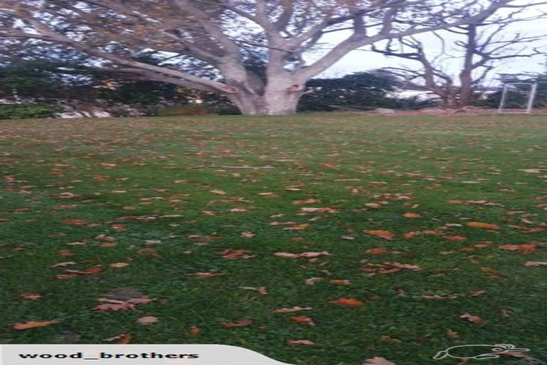 Photo of property in 15 Collingwood Road, Waiuku, 2123