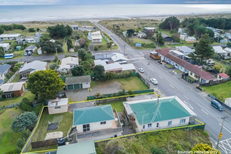 Photo of property in 673 Waitarere Beach Road, Waitarere Beach, Levin, 5510