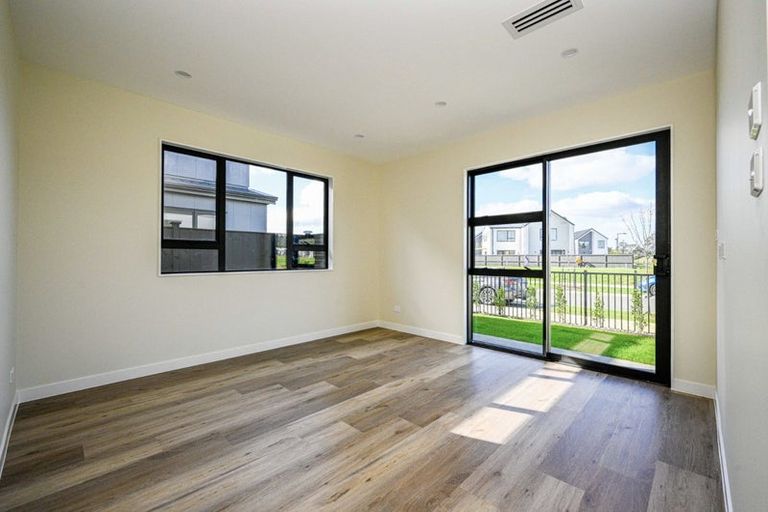 Photo of property in 5 Babos Avenue, Kumeu, 0810
