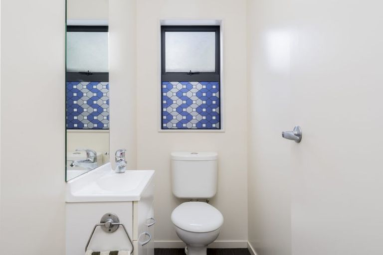 Photo of property in 6 Newfound Way, Glen Eden, Auckland, 0602