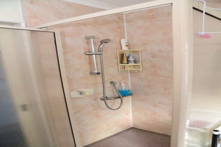 Photo of property in 4/70-76 Whiteley Street, Moturoa, New Plymouth, 4310