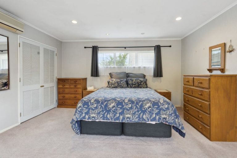 Photo of property in 21 Clevedon Road, Papakura, 2110