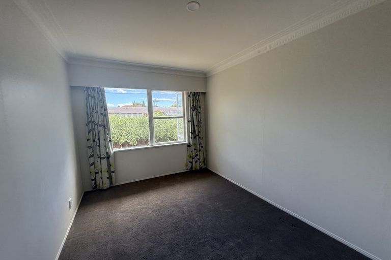 Photo of property in 1/12 Meadway, Sunnyhills, Auckland, 2010