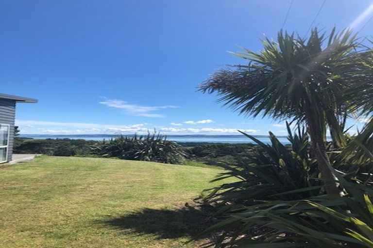 Photo of property in 3143 South Head Road, South Head, Helensville, 0874