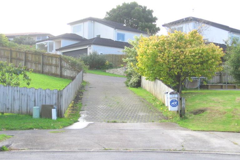 Photo of property in 1/17 Kells Place, Botany Downs, Auckland, 2010