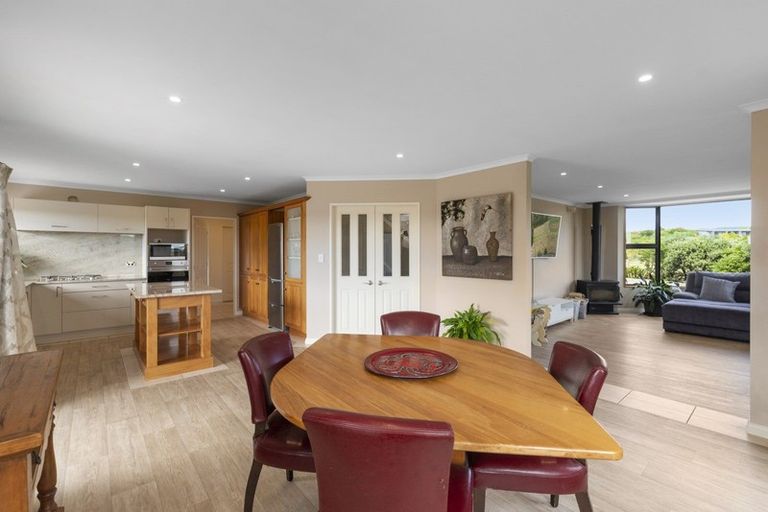 Photo of property in 184 Paetawa Road, Peka Peka, Waikanae, 5391