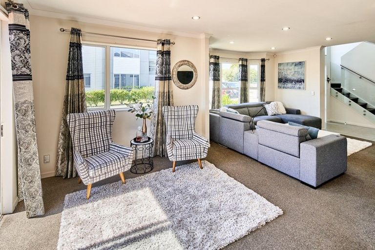 Photo of property in 3 Ludlam Crescent, Woburn, Lower Hutt, 5010