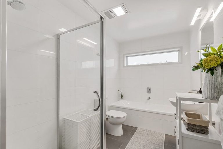 Photo of property in 16 Kensington Drive, Orewa, 0931