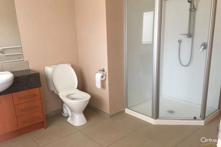 Photo of property in 98 Cyril French Drive, Flat Bush, Auckland, 2016