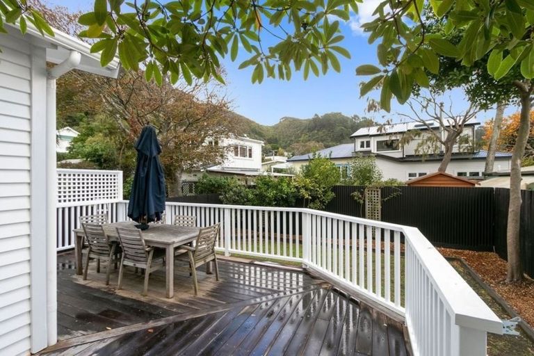 Photo of property in 6 Kowhai Street, Eastbourne, Lower Hutt, 5013